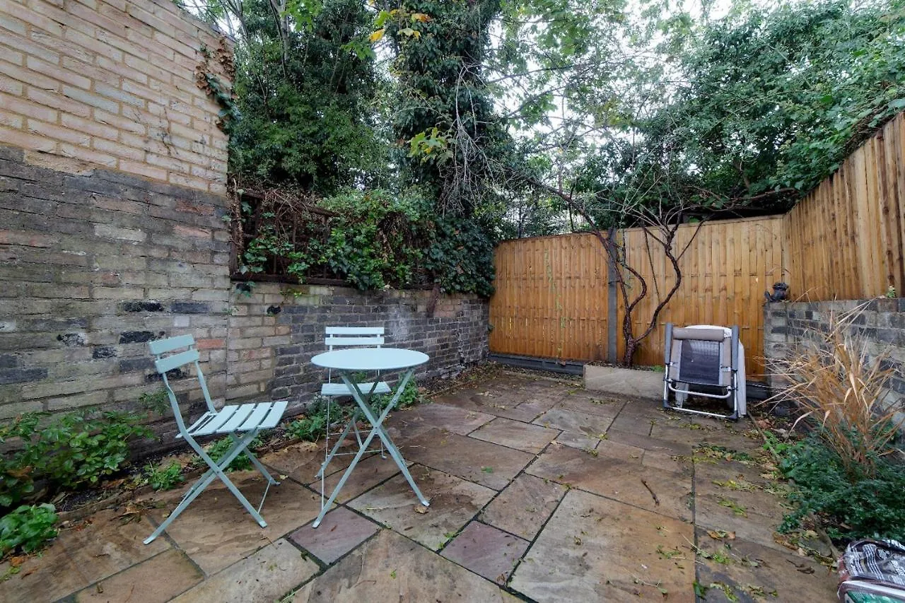 Bright Beautiful Modern 2 Bed Home Pass The Keys Cambridge  United Kingdom