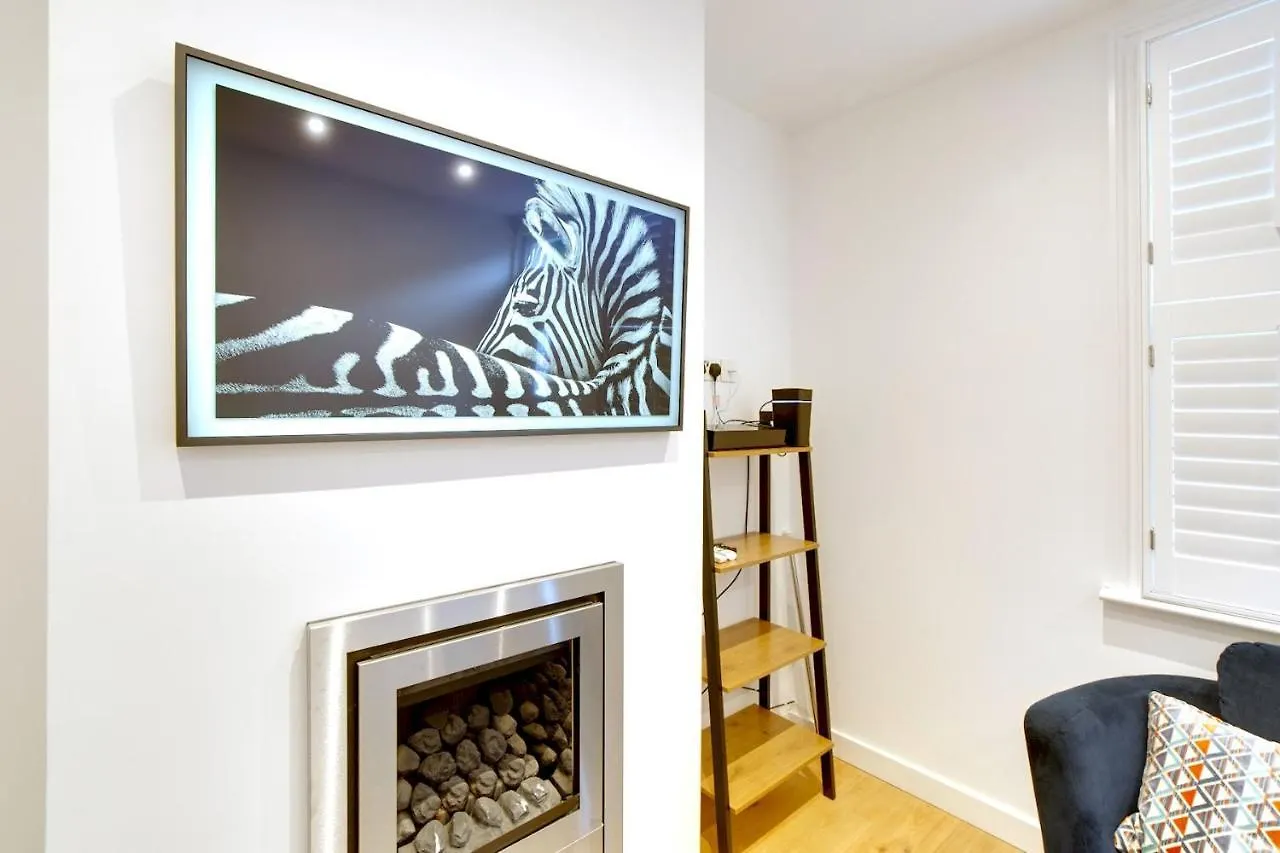 Holiday home Bright Beautiful Modern 2 Bed Home Pass The Keys Cambridge  United Kingdom